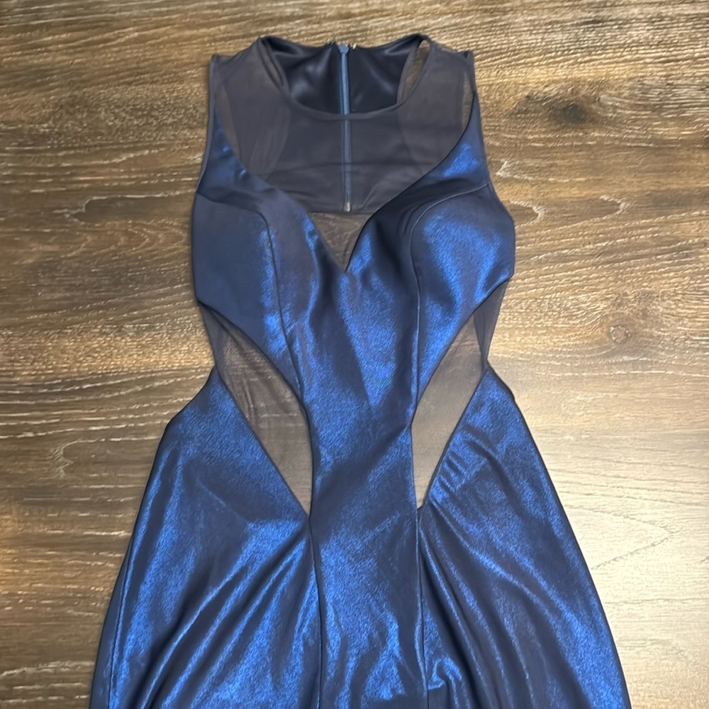 ๐ FAVIANA BLUE GOWN SIZE 2 - Picture 5 of 10